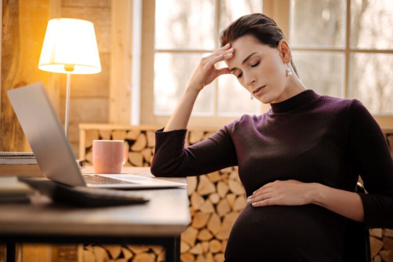 Depresja okołoporodowa – wpływ na przebieg ciąży