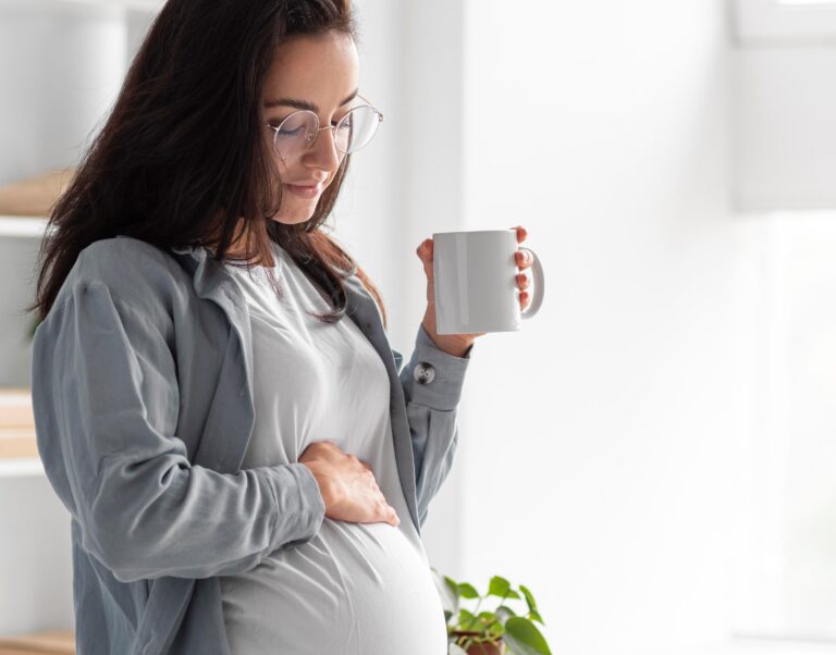 Jak poradzić sobie z nudnościami i wymiotami w czasie ciąży?