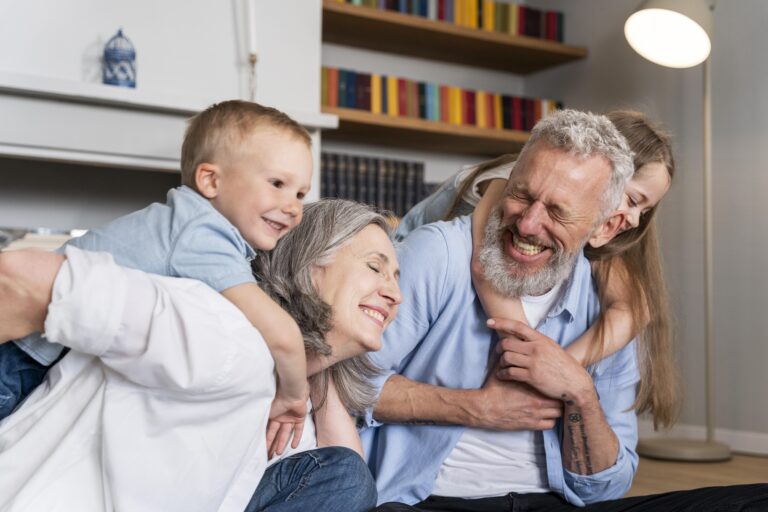 Dziadkowie wychowujący wnuki – wyzwania i uczucia