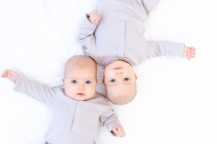 bliźniaki - noworodki