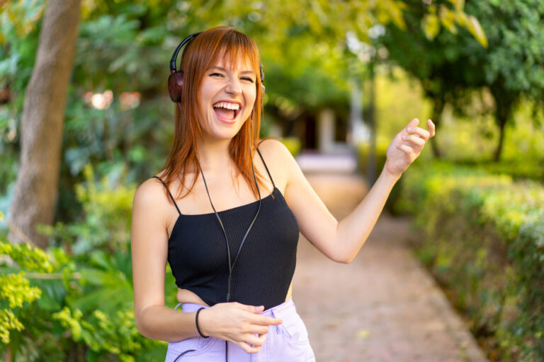 Jak poprawić sobie nastrój słuchając muzyki?