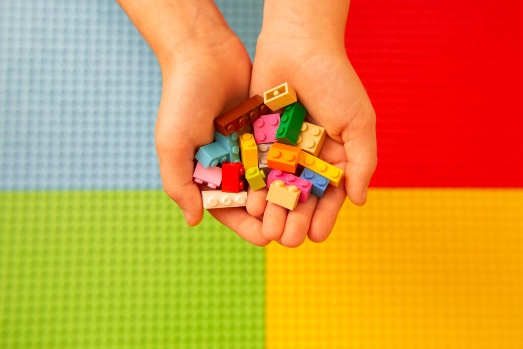 klocki lego jako zabawki dla dzieci z ADHD