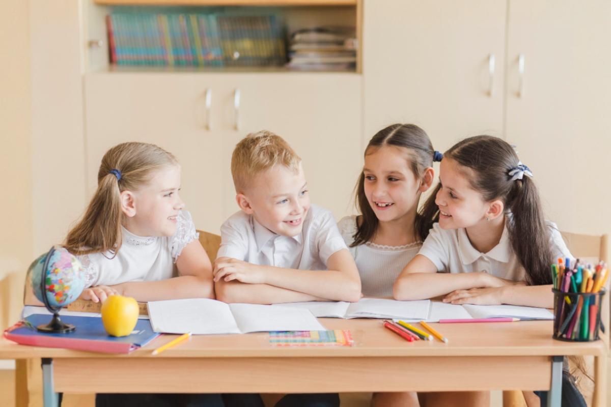 Testy funkcji wykonawczych mierzy zdolności czy doświadczenie szkolne?